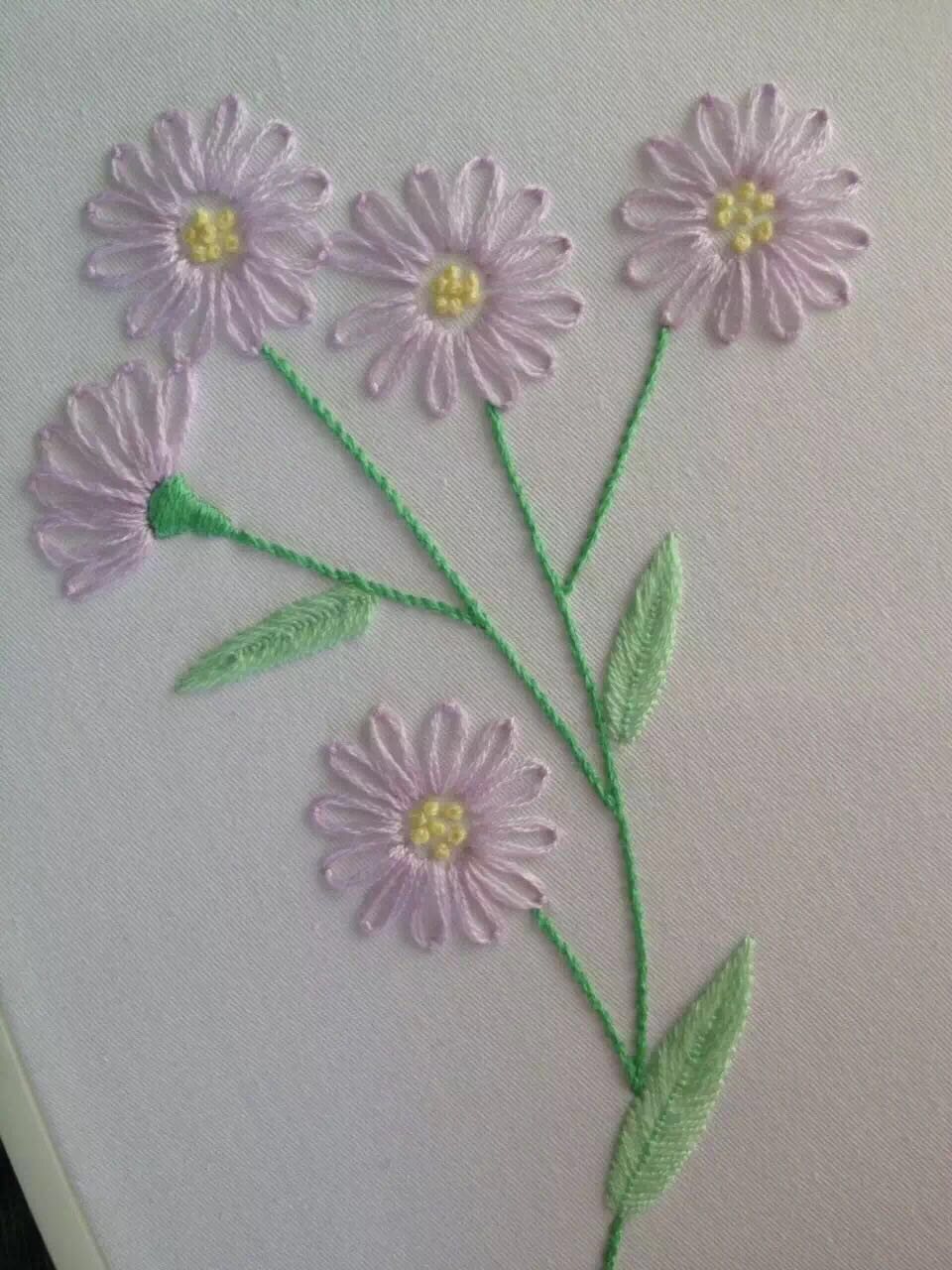 紫色花朵丝带刺绣